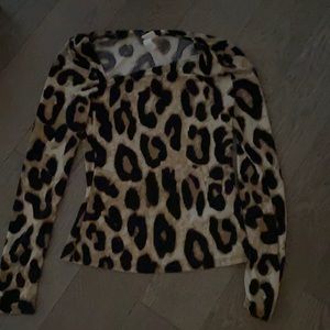 Long sleeved asymmetric leopard blouse